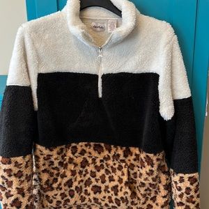 Womens Sherpa top size medium